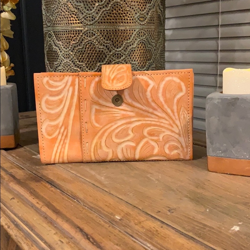 NWOT Leather wallet